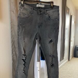 Dakeins brand men ripped skinny jean.